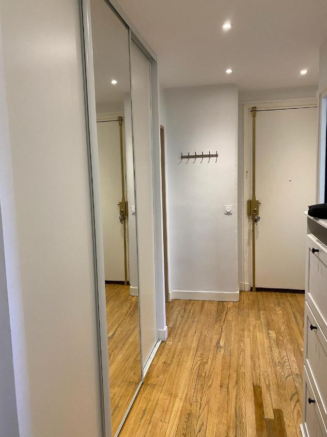 Apartament Grand F2 Avec Vue Sur La Maison De Georges Brassens Paryż Zewnętrze zdjęcie